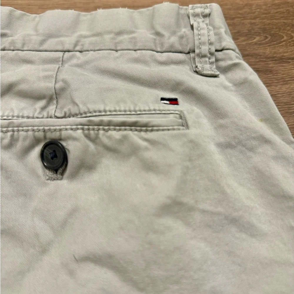 Tommy Hilfiger Men's Light Tan Flat Front Shorts - Picture 6 of 11
